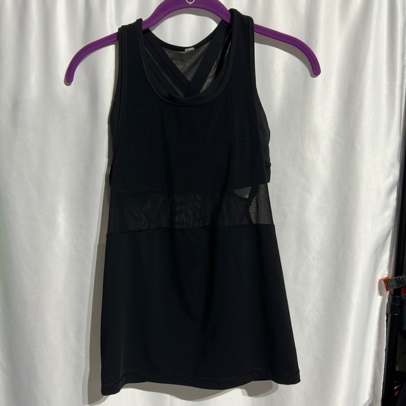 Lululemon Black tank top with Built in bra size 4 - Picture 1 of 5